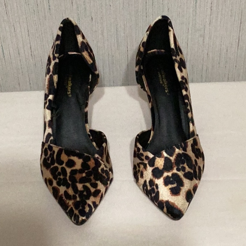 Barely used, very comfortable shoe.